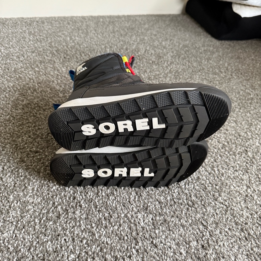 Sorel Kids Winter Boots with Blue Lining and Red Laces - Picture 6 of 7